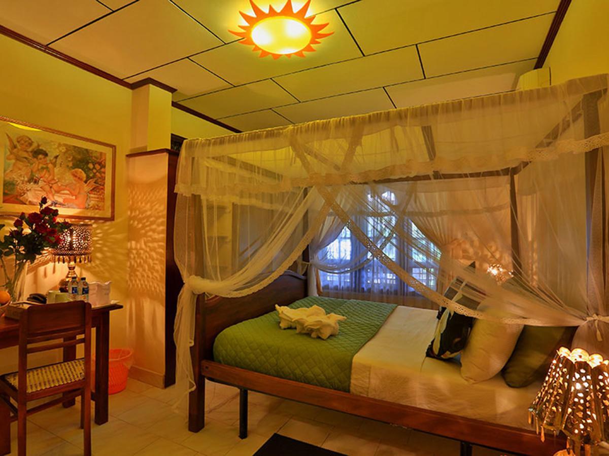 Emel Boutique Hotel Negombo Buitenkant foto
