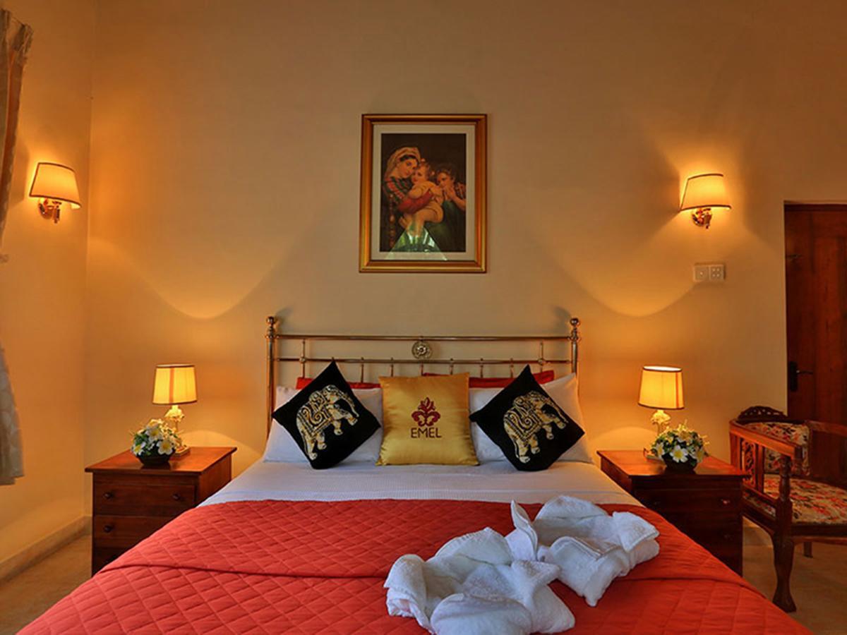 Emel Boutique Hotel Negombo Buitenkant foto