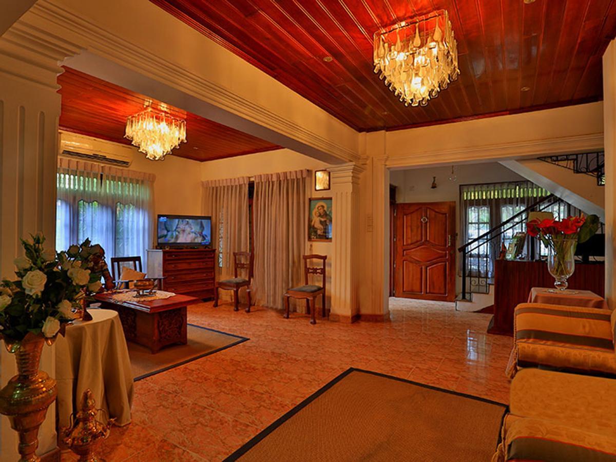 Emel Boutique Hotel Negombo Buitenkant foto