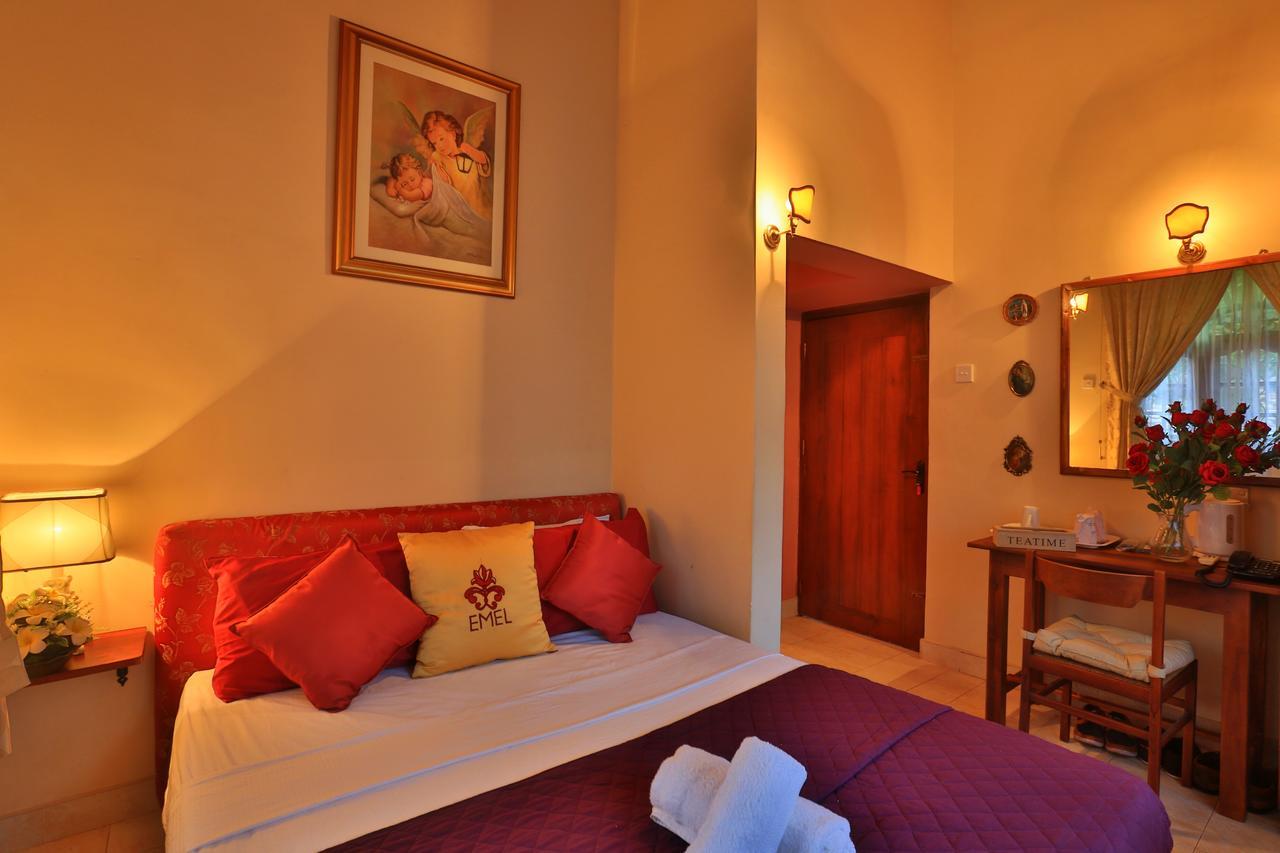 Emel Boutique Hotel Negombo Buitenkant foto