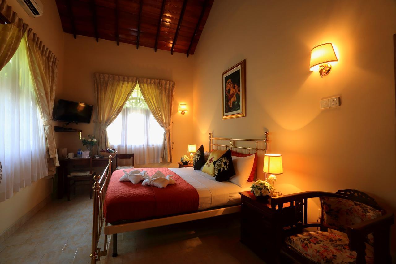 Emel Boutique Hotel Negombo Buitenkant foto