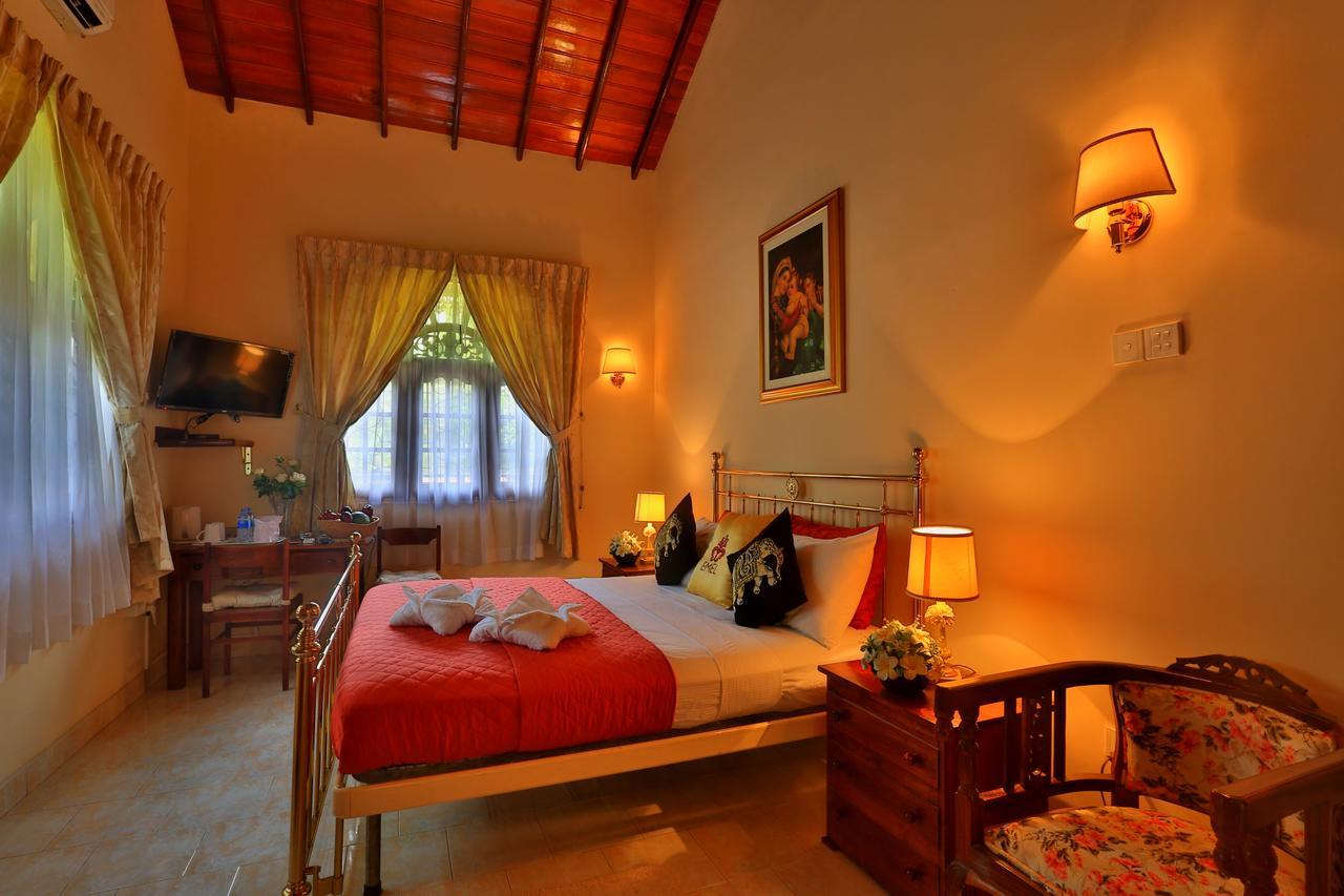 Emel Boutique Hotel Negombo Buitenkant foto