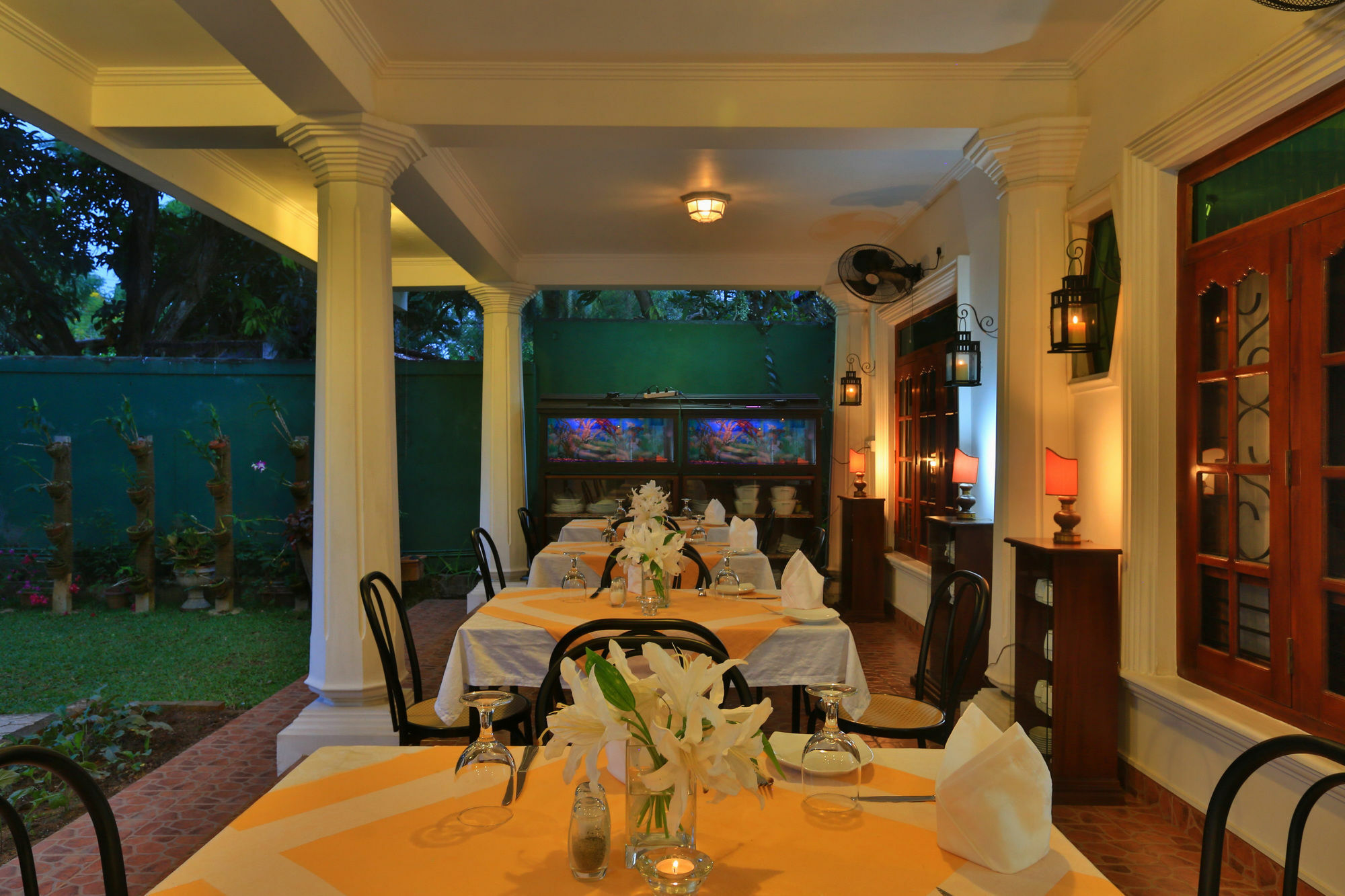 Emel Boutique Hotel Negombo Buitenkant foto
